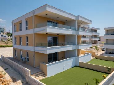 USELJIVA NOVOGRADNJA U NOVALJI - SAMO 800m OD PLAŽE