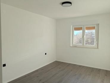 STAN U CENTRU LABINA NA 1. KATU, 56 m2
