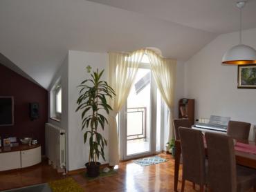SESVETE, centar, 5-sobni 140,46 m2,balkon,garaža+PM