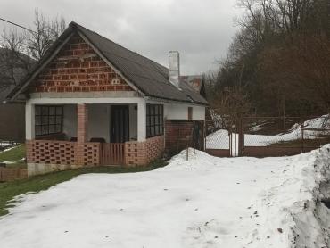 SEOSKO IMANJE SA ŠUMOM I ORANICAMA BUŽIN 