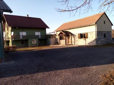IMANJE U LICI S PUNO ZEMLJIŠTA PRILIKA