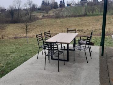 Prodaje se vikendica