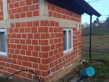 Prodaje se vikendica