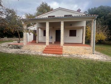 Kuća i prostrano zemljište 11.090 m2
