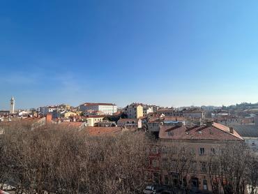Prostrani stan u centru s panoramskim pogledom na grad - 2 terase!