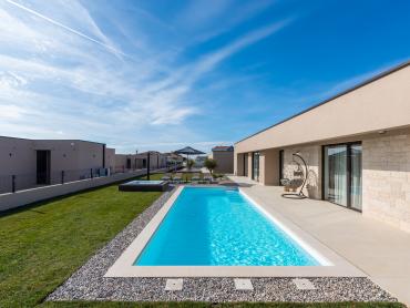 Prekrasna dizajnerska vila u Kašteliru