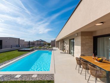 Prekrasna dizajnerska vila u Kašteliru
