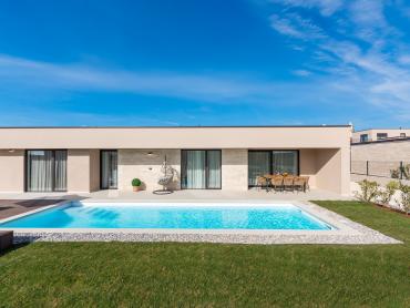 Prekrasna dizajnerska vila u Kašteliru