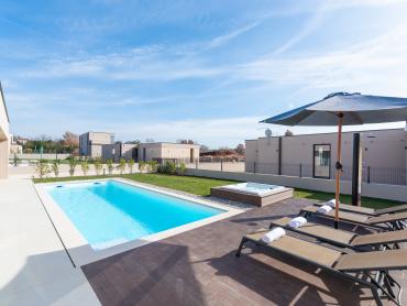 Prekrasna dizajnerska vila u Kašteliru