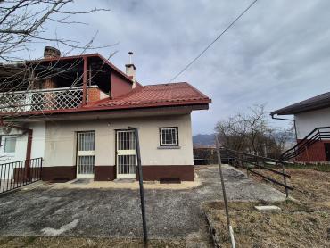 Kuća duplex sa dvorištem i parkingom nadomak Tuheljskih Toplica!