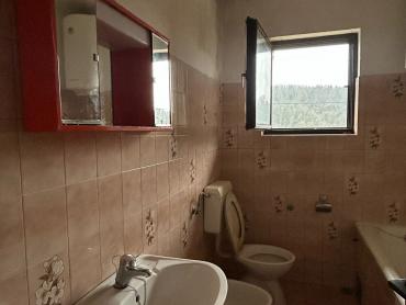 Kuća za renovaciju s terasom s koje nećete željeti otići!