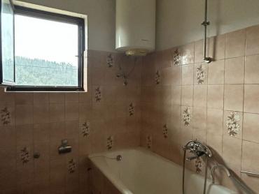 Kuća za renovaciju s terasom s koje nećete željeti otići!