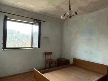 Kuća za renovaciju s terasom s koje nećete željeti otići!