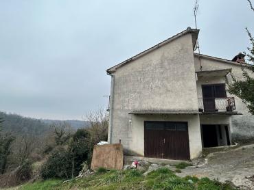 Kuća za renovaciju s terasom s koje nećete željeti otići!