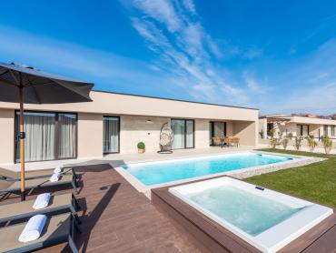 Prekrasna dizajnerska vila u Kašteliru