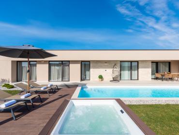 Prekrasna dizajnerska vila u Kašteliru