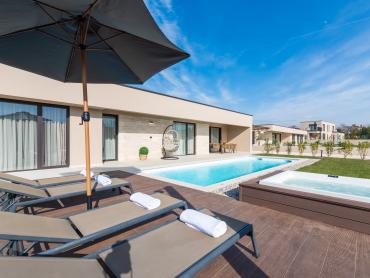 Prekrasna dizajnerska vila u Kašteliru