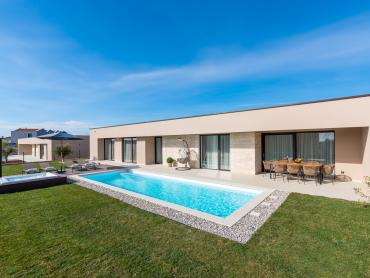 Prekrasna dizajnerska vila u Kašteliru