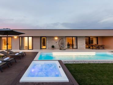 Prekrasna dizajnerska vila u Kašteliru