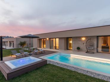 Prekrasna dizajnerska vila u Kašteliru