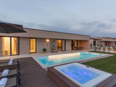 Prekrasna dizajnerska vila u Kašteliru