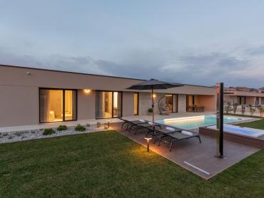 Prekrasna dizajnerska vila u Kašteliru