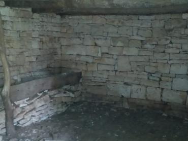 Kuca sa velikim građevinskim terenom