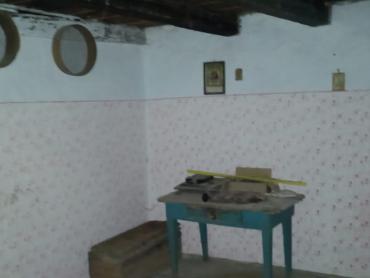 Kuca sa velikim građevinskim terenom