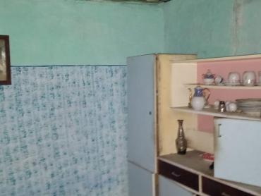 Kuca sa velikim građevinskim terenom