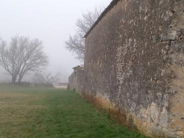 Kuca sa velikim građevinskim terenom