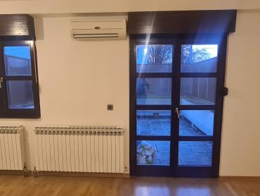 Sveti Duh, prekrasan trosoban sa velikom terasom i garažom