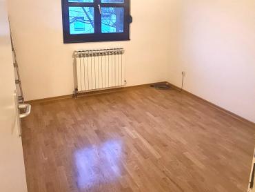 Sveti Duh, prekrasan trosoban sa velikom terasom i garažom