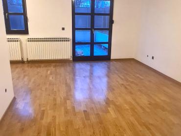 Sveti Duh, prekrasan trosoban sa velikom terasom i garažom