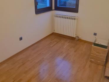 Sveti Duh, prekrasan trosoban sa velikom terasom i garažom