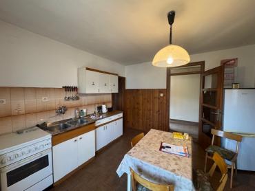 Kuća u Studeni sa 300m2 okućnice