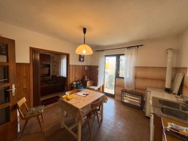 Kuća u Studeni sa 300m2 okućnice