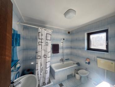 Kuća u Studeni sa 300m2 okućnice