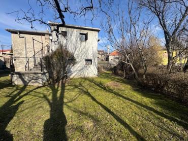 Kuća u Studeni sa 300m2 okućnice