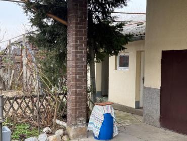 OBITELJSKA KUĆA U BIŠKUPCU
