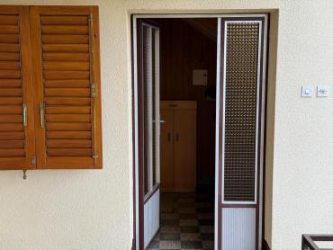 OBITELJSKA KUĆA U BIŠKUPCU