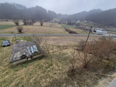 KUĆA IZMEĐU KRAPINSKIH I TUHELJSKIH TOPLICA 