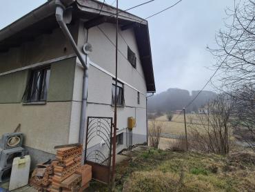 KUĆA IZMEĐU KRAPINSKIH I TUHELJSKIH TOPLICA 