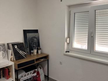 PRODAJE SE DVOJNA KUĆA U SABUNIKAMA SA 3 APARTMANA