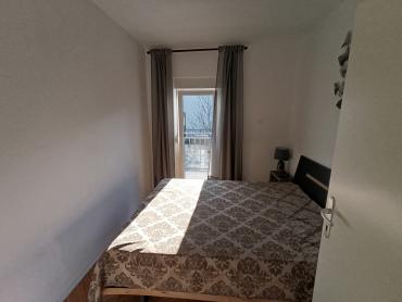 PAKOŠTANE - PRILIKA!! DVOJNA KUĆA S TRI STANA I VELIKIM VRTOM