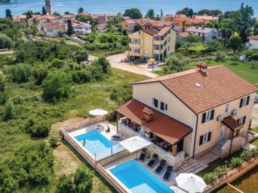 Umag okolica, prekrasna dvojna kuća 300 metara od mora!
