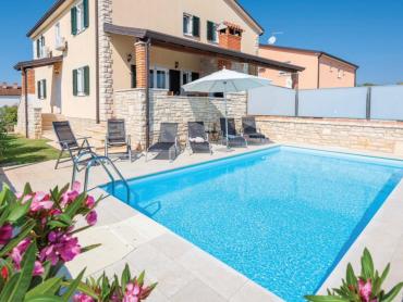 Atraktivna dvojna kuća 300 metara od mora, Umag okolica