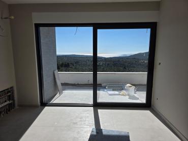 PRIMOŠTEN- VILLA S BAZENOM I PREDIVNIM POGLEDOM