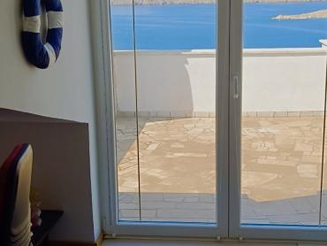 Mediteranska oaza pogledom na more, stan novije gradnje