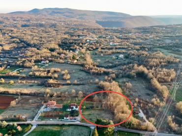 GRAĐEVINSKO ZEMLJIŠTE 3 KM OD LABINA!