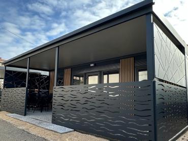 NAMJEŠTENA MODULARNA KUĆA UZ MORE